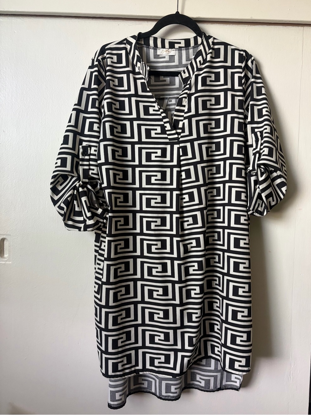 Black & White Geometric Tunic Top